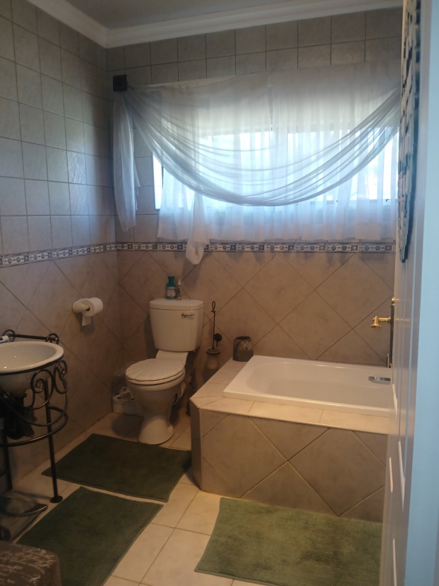 4 Bedroom Property for Sale in El Toro Park Northern Cape